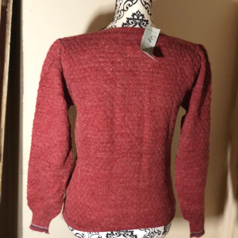 Red blue and grey design wye oaks sweater - Picture 5 of 7